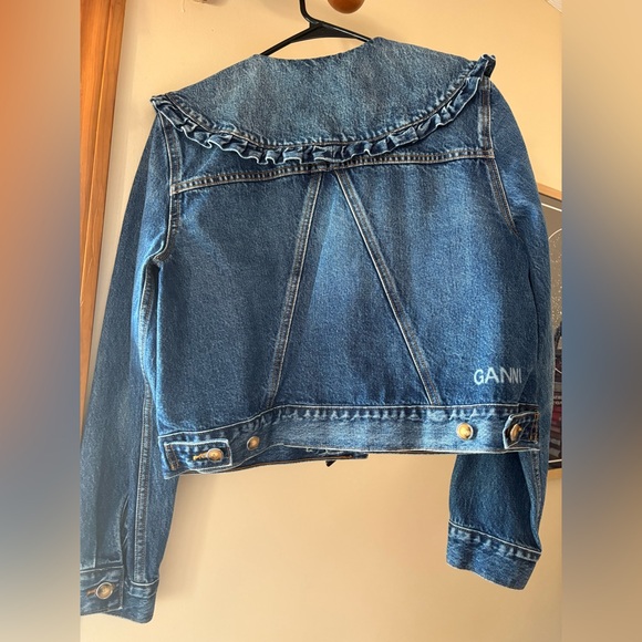 Ganni ruffled Peter Pan collar denim jacket - Picture 9 of 10